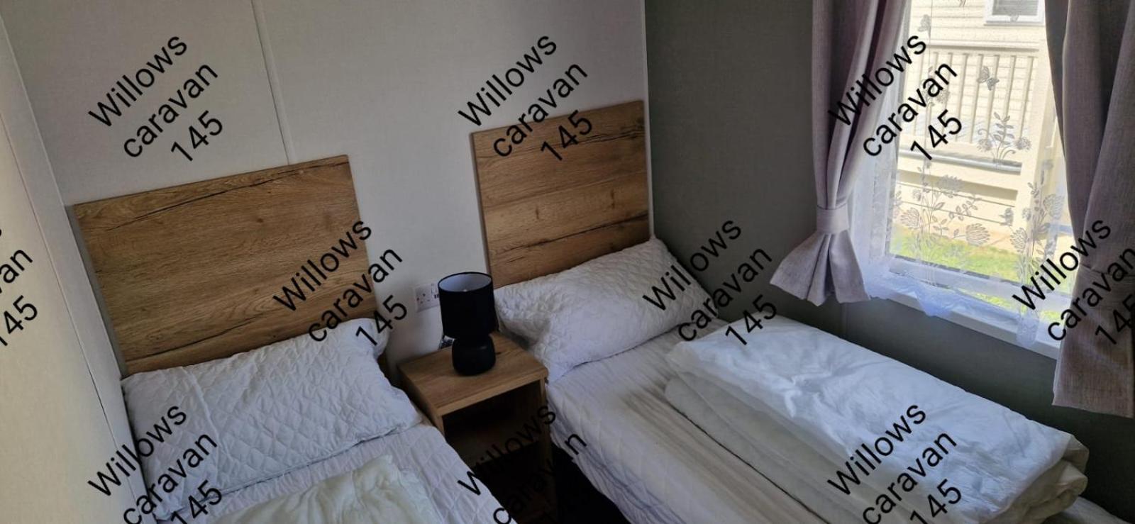 Willows Caravan 145 Llanddwywe Екстер'єр фото